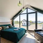 - Bursztynova 13 *
