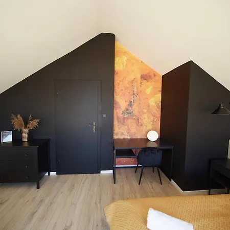 - Bursztynova 13 Gerendaház *