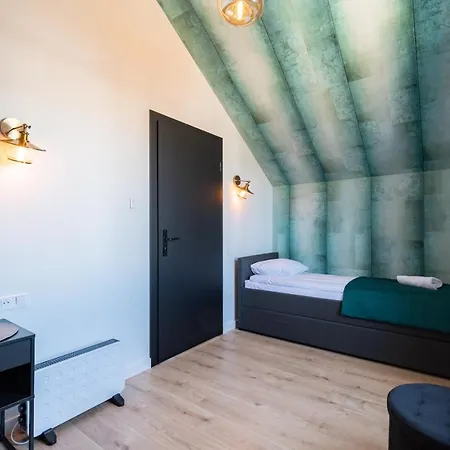 Lodge - Bursztynova 13