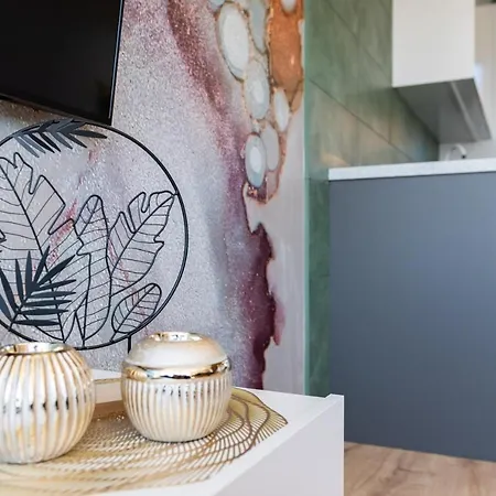 Lodge - Bursztynova 13