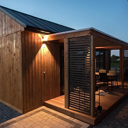 - Bursztynova 13 Lodge Łeba