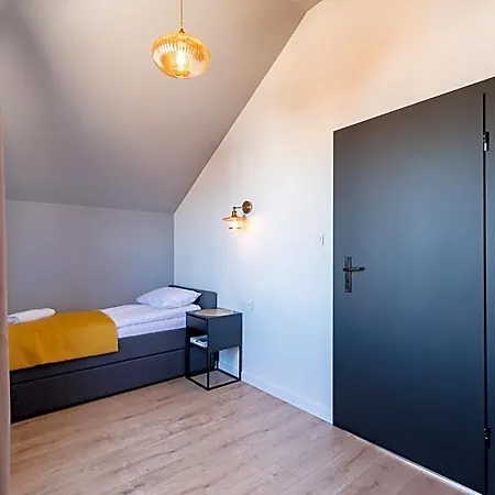 - Bursztynova 13 Lodge *