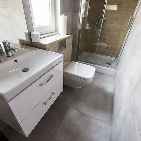 - Bursztynova 13 Orman Evi
