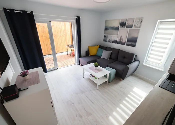 - Bursztynova 13 山林小屋 *